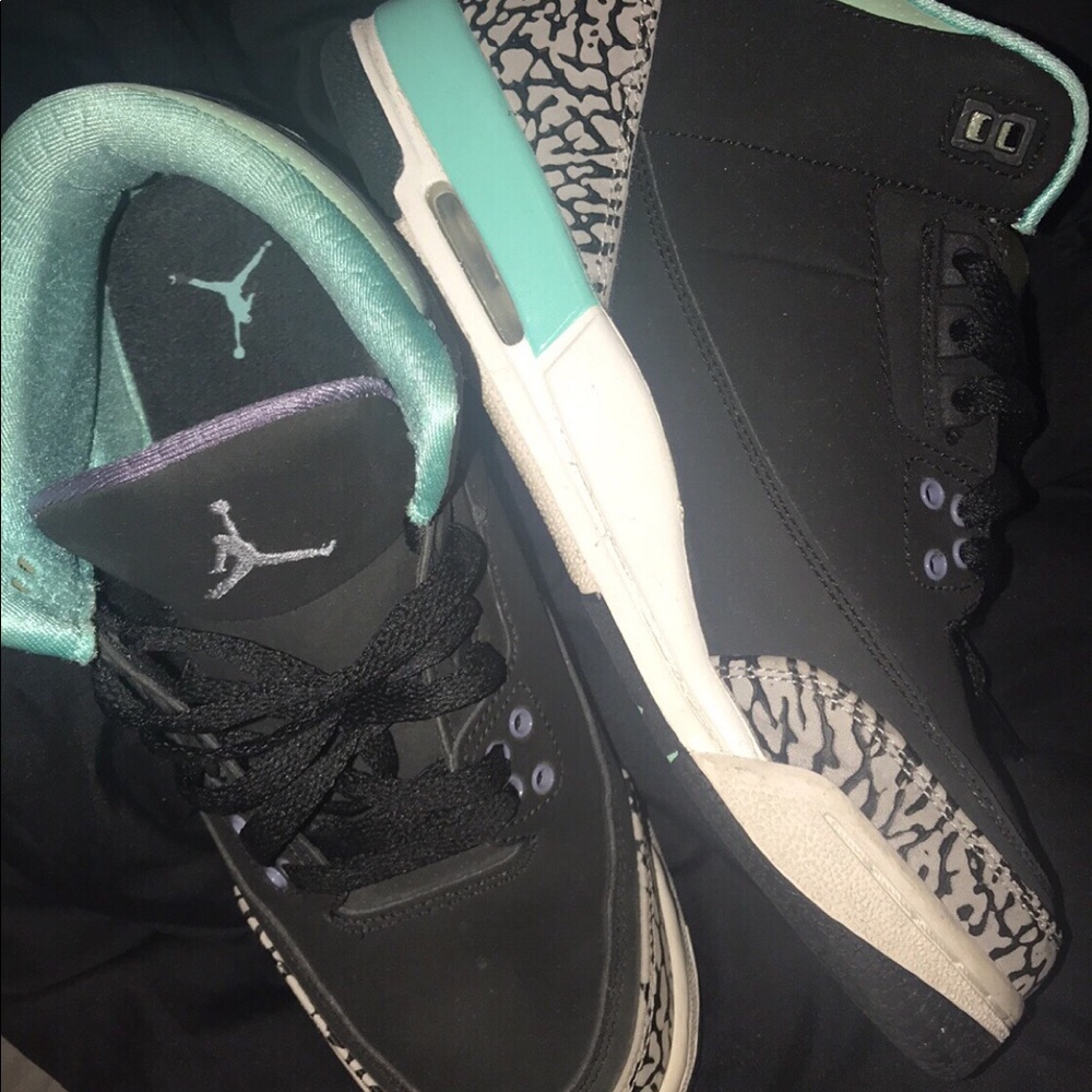 MINT 3 JORDANS
